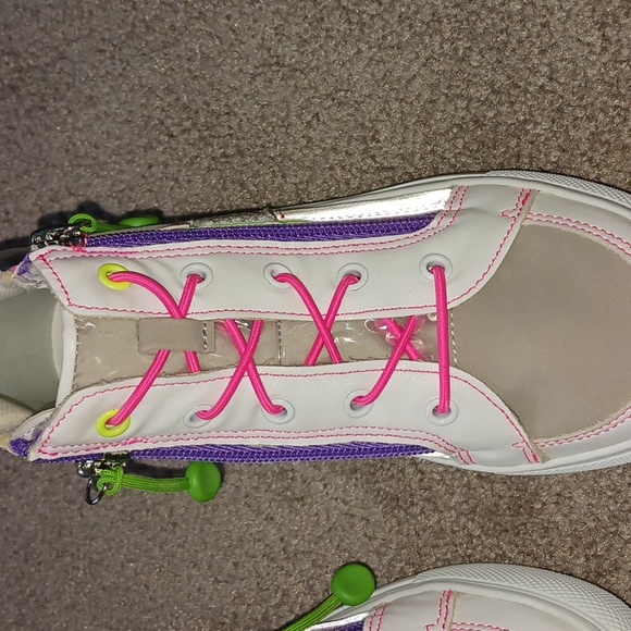 NWOT Steve Madden unisex Size 1 Multicolor Sneaker - Picture 5 of 7